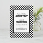 Invitation Black White Check Motif Racing thème Anniversaire (Debout devant)