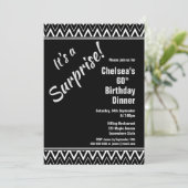 Invitation Black White Chevron Surprise 60e Anniversaire Dîne (Debout devant)