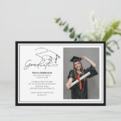 Invitation Black White Graduation cap typography photo (Debout devant)