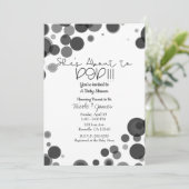 Invitation Black White Polka Dot Bubbles Elle est sur le poin (Debout devant)