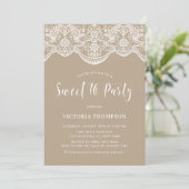 Invitation Blanc Brocade Lace Taupe Sweet 16 Party (Debout devant)