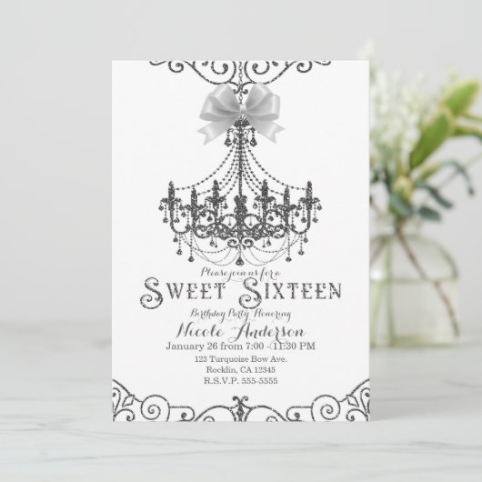 Invitation Blanc et argent Bow Chic Sweet 16 Seize (Debout devant)