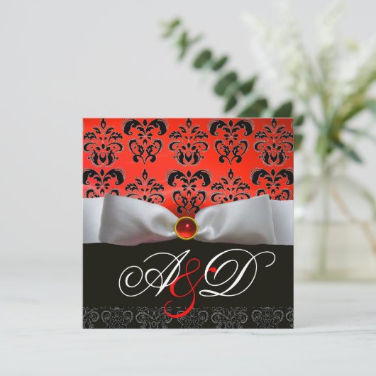 Invitation BLANC RIBBON ROUGE BLACK DAMASK MONOGRAM Ruby (Debout devant)