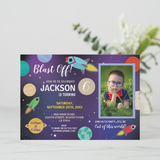 Invitation Blast Off Space Galaxy Fête d'anniversaire Rocket  (Debout devant)