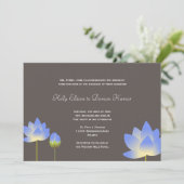 Invitation Bleu blanc lotus fleurs ardoise moderne gris maria (Debout devant)