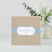Invitation bleu-clair et beige de baptême de toile (Debout devant)