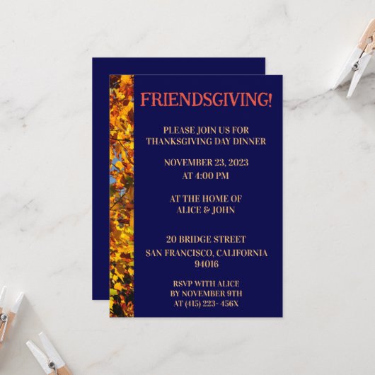 Invitation Bleu de la Marine et Feuilles de Thanksgiving Les  (Devant/Arrière en situation)