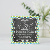 Invitation Bleu et citron Chevron Chalkboard Sweet 16 Party (Debout devant)