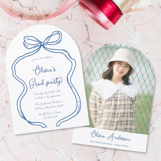 Invitation Bleu Main Tirée Bow Photo Arch Graduation Party