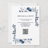 Invitation Bleu marine et blanc Élégant floral QR Code Mariag (Dos)