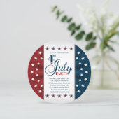 Invitation Bleu rouge Blancs étoiles et bannière 4 juillet (Debout devant)