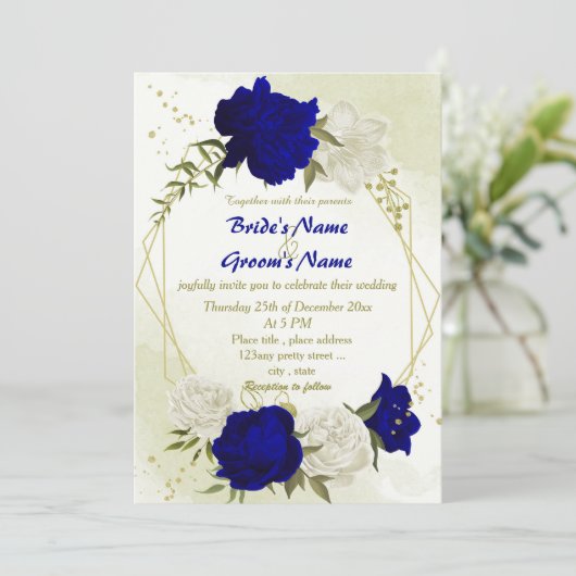 Invitation bleu royal fleurs blanches vert feuille mariage (Debout devant)