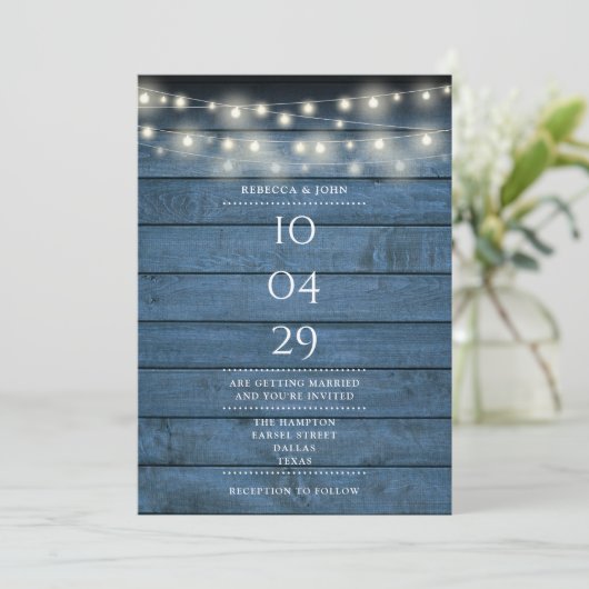 Invitation Bleu Rustique Bois Chaîne Lumières Mariage Date (Debout devant)