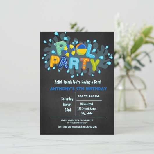 Invitation Bleu Splish Splash Venez À Notre Bash Pool Party (Debout devant)