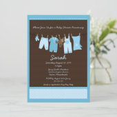 Invitation bleue de baby shower de corde à  linge (Debout devant)
