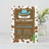 Invitation bleue de baby shower de cowboy (Debout devant)