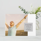 Invitation Bloc gris | Photo Graduate Merci (Debout devant)