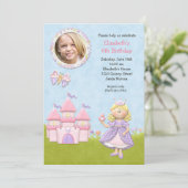 Invitation blonde de fête d'anniversaire de (Debout devant)