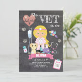 Invitation Blonde Green Eyed Chalkboard Vet Anniversaire (Debout devant)