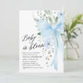 Invitation Blue Bow Floral Baby in Bloom Boy Baby shower (Debout devant)