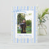 Invitation Blue Bow Floral Graduation (Debout devant)