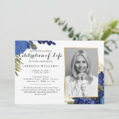 Invitation Blue Floral Photo moderne Célébration de la vie (Debout devant)