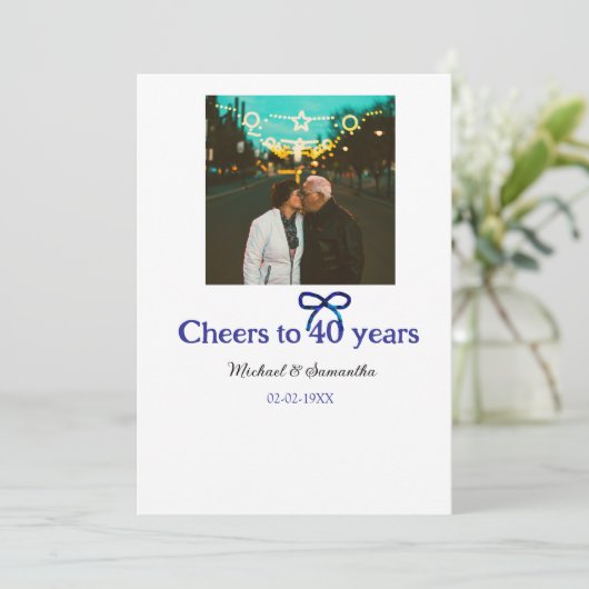 Invitation Blue g bow salue à 40 ans mariage (Debout devant)