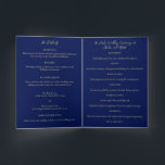 Invitation Blue Gold Peacock Mariage indien Détails, Programm<br><div class="desc">Dégustez vos invités avec cet élégant faire-part de mariage indien, y compris les détails et les pages de cérémonie avec un paon doré complexe sur un arrière - plan bleu profond. Le texte intérieur est en or pour décaler l'arrière - plan bleu. La couleur or n'est pas du papier peint,...</div>