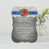 Invitation Blue Grey Rustic Wood Rose Mariage Inviter (Debout devant)
