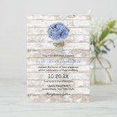 Invitation Blue Hydrangea Floral Jar Mariage en bois rustique (Debout devant)