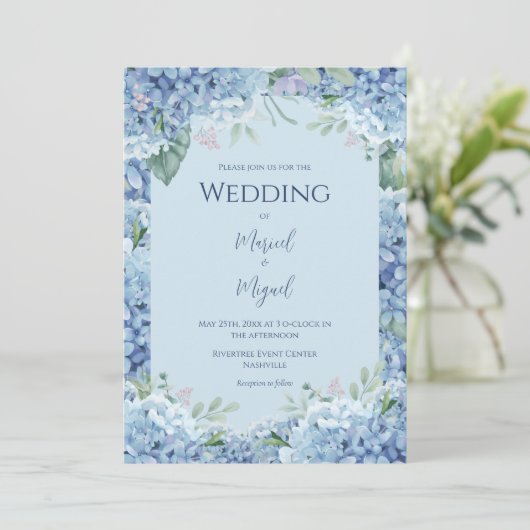 Invitation Blue Hydrangea Floral Mariage moderne (Debout devant)