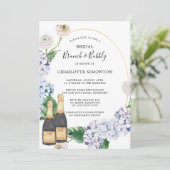 Invitation Blue Hydrangea Rose blanche Brunch Floral Bubbly (Debout devant)