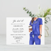 Invitation Blue Scrubs Nurse Photo Elle L'A Fait Graduation (Debout devant)