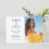 Invitation Blue Trente & Flirty Typographie Photo 30 Annivers (Debout devant)