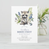 Invitation Blueberries & Raccoon Boy Berry First 1st Birthday (Debout devant)