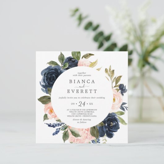Invitation Blush and Navy Flowers White Carré Mariage Décontr (Debout devant)