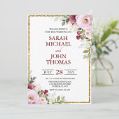 Invitation Blush Bourgogne Floral Moderne Mariage cadre or  (Debout devant)
