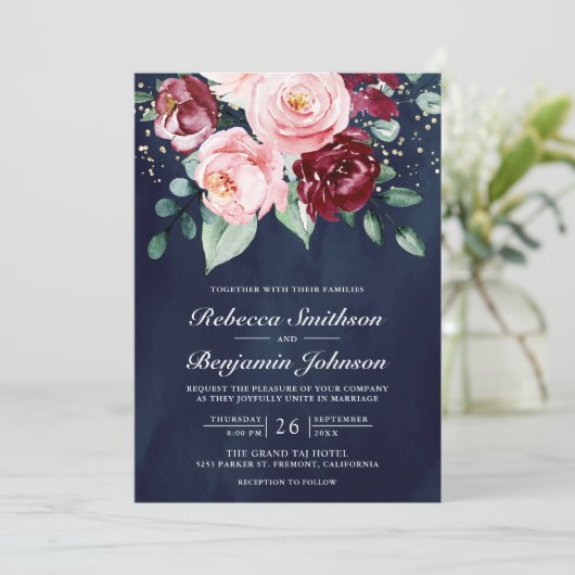 Invitation Blush rose Bourgogne Floral QR Code Marine Mariage (Debout devant)