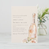 Invitation Blush Rose Floral Champagne Vins Couples Douche (Debout devant)