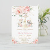 Invitation Blush rose Floral mignon Baby shower Fille Bois (Debout devant)