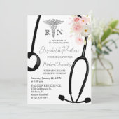Invitation Blush Rose Floral RN Soins infirmiers fête de grad (Debout devant)