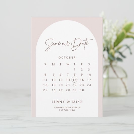Invitation Boho Arch Calendrier Enregistrer la date Invitatio (Debout devant)