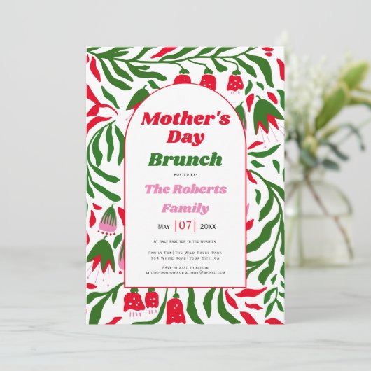 Invitation Boho arch folklore fleurs Fête des mères brunch (Debout devant)