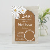 Invitation Boho & Arche Argent & White Daisy Anniversaire (Debout devant)