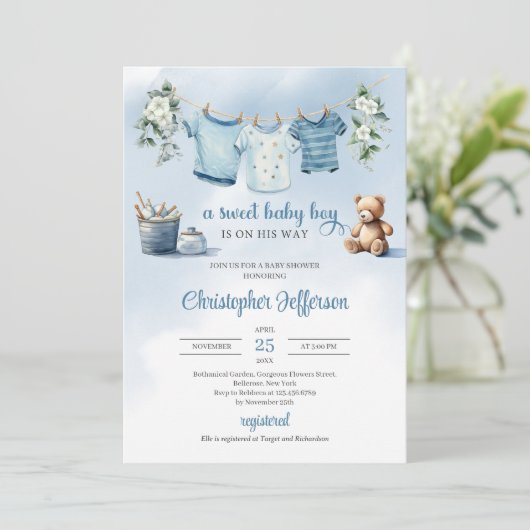 Invitation Boho Baby Boy Clothesline eucalyptus ours en peluc (Debout devant)