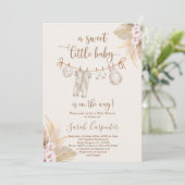 Invitation Boho Baby Clothes Baby shower neutre (Debout devant)
