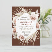 Invitation Boho Blush rose sur Brown Floral Mariage chrétien (Debout devant)