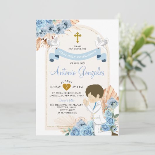 Invitation Boho Dusty Fleurs Bleues Garçon Première Communion (Debout devant)