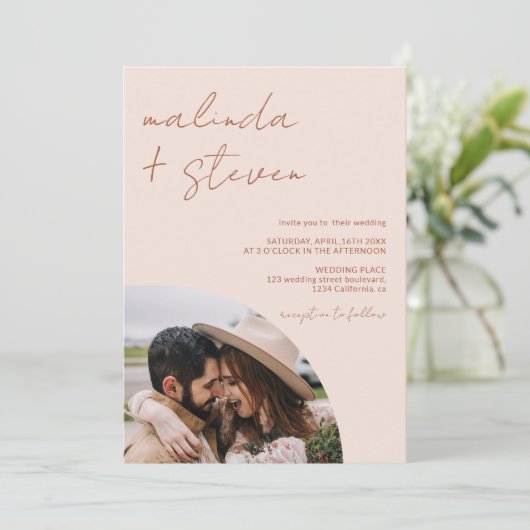 Invitation Boho Names script arche 4 photo tout en un mariage (Debout devant)