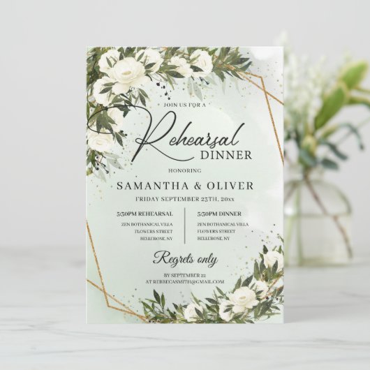 Invitation Boho Olive verdure roses blanches faux cadre or (Debout devant)